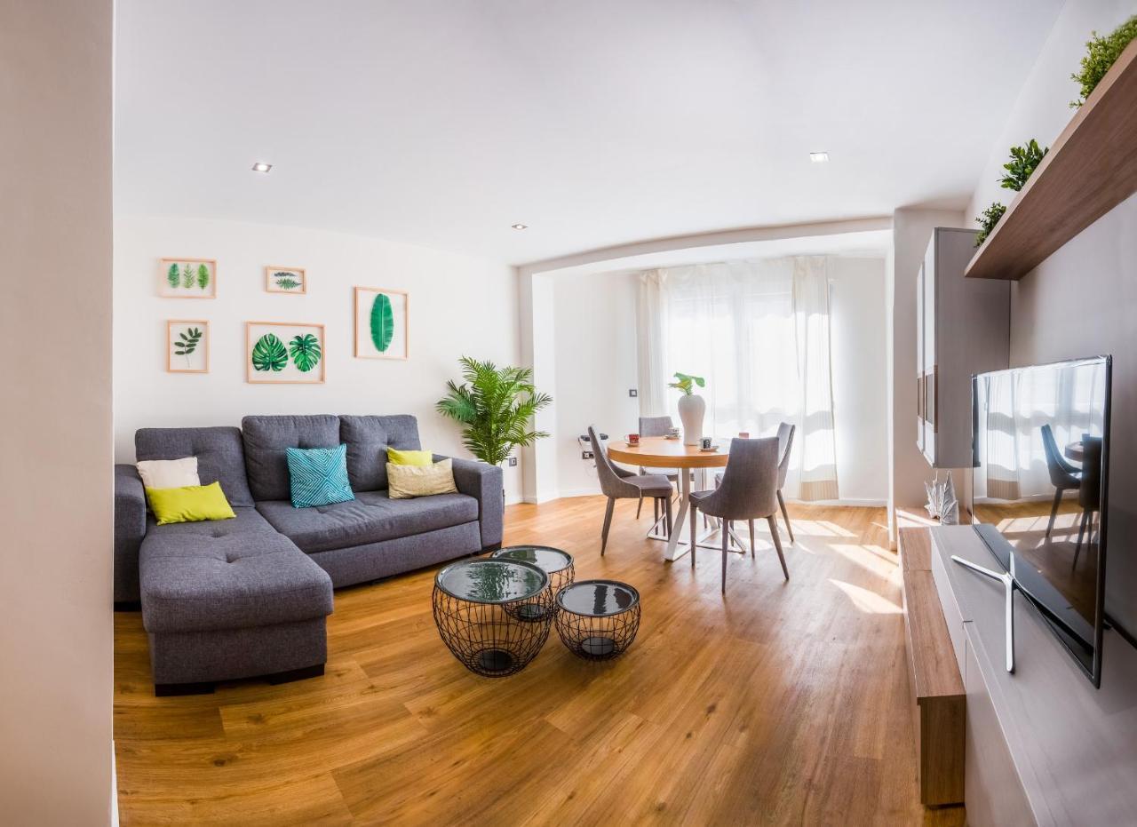 Expoholidays-Rueda Lopez Apartamento De Lujo Альмерия Экстерьер фото